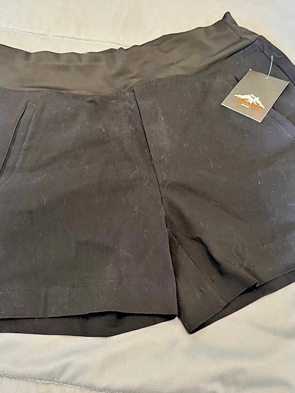 Mountain Hardwear Women’s Athletic Shorts in Black Size LargeNWT